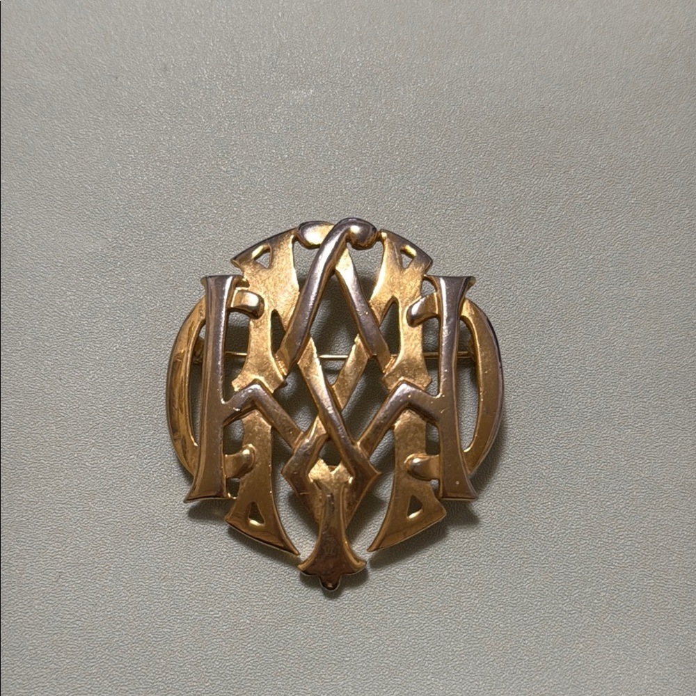 3/$18 Carolee Brooch - Picture 1 of 6